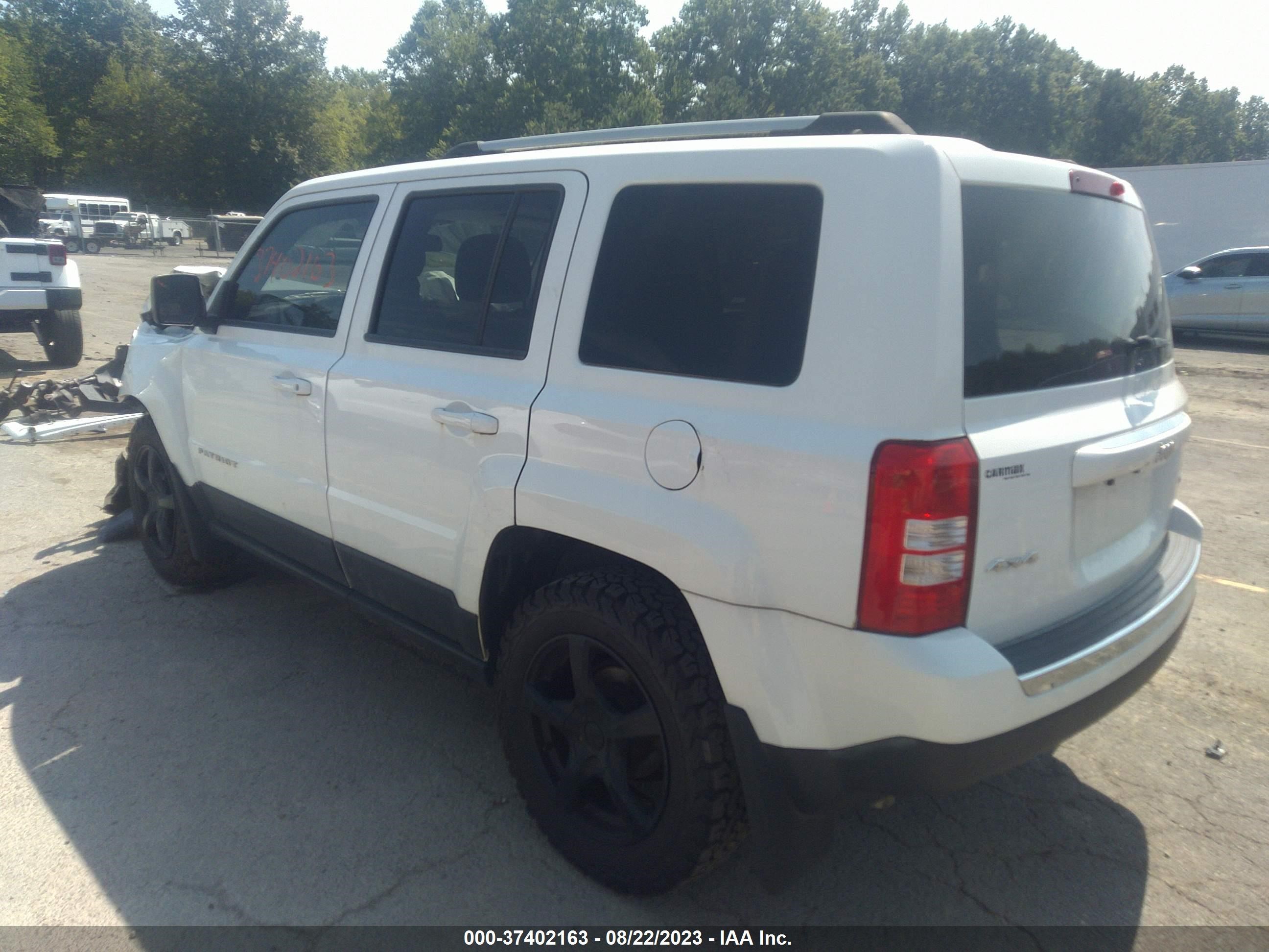 Photo 2 VIN: 1C4NJRFB4GD500634 - JEEP LIBERTY (PATRIOT) 