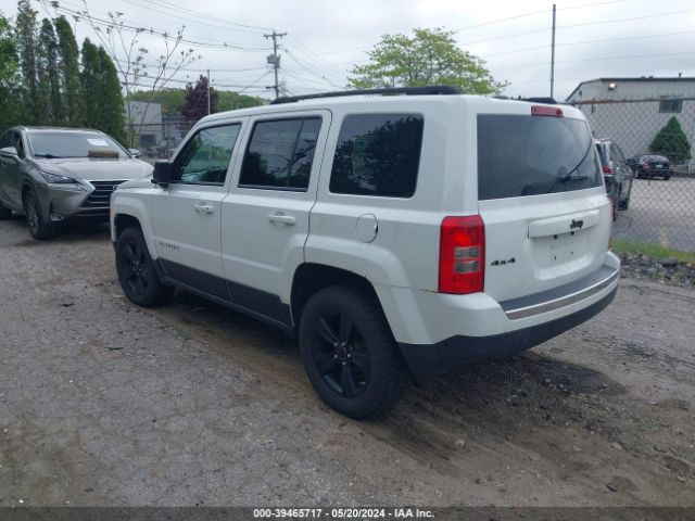 Photo 2 VIN: 1C4NJRFB5CD692222 - JEEP PATRIOT 