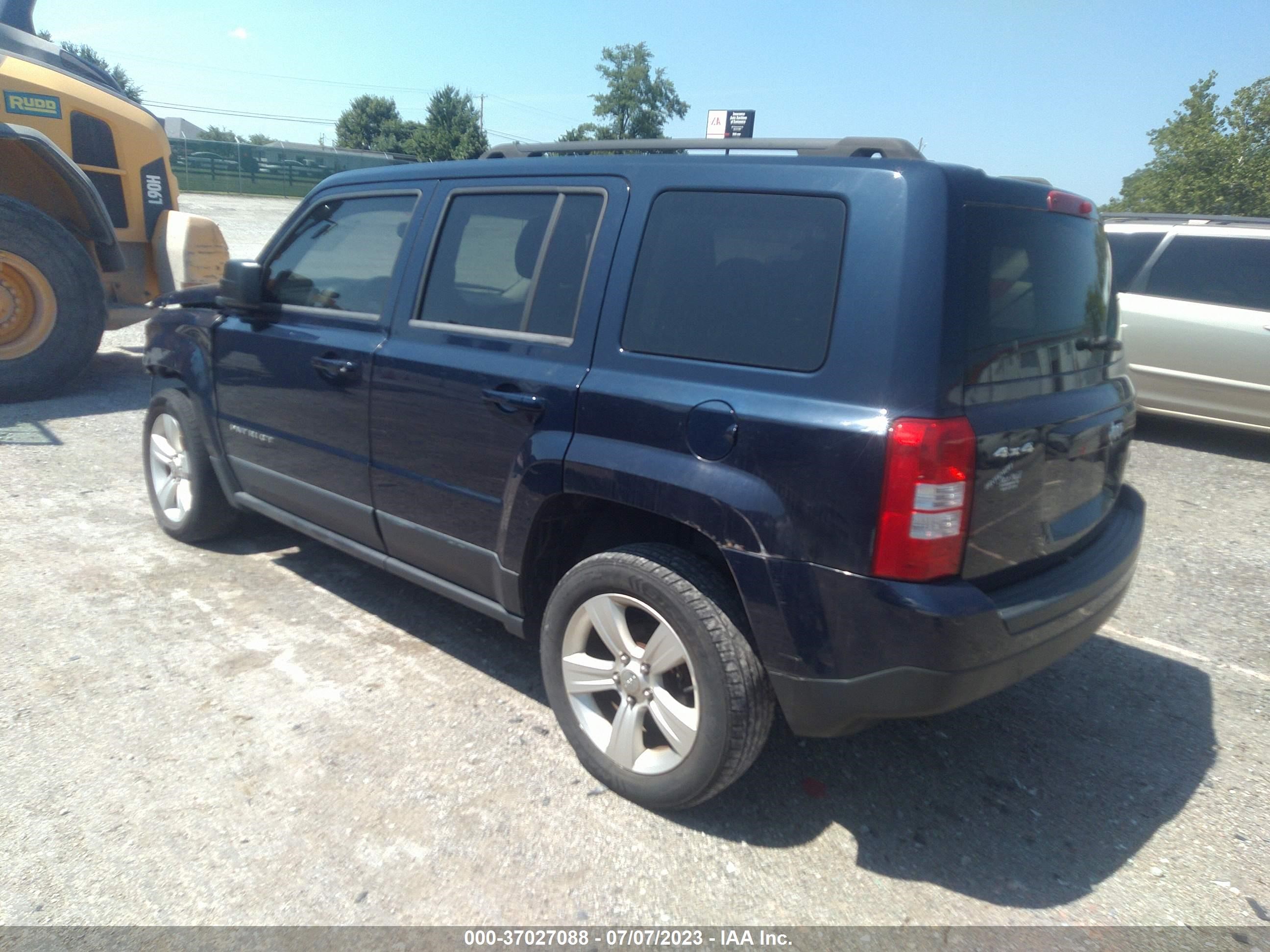 Photo 2 VIN: 1C4NJRFB5DD280108 - JEEP LIBERTY (PATRIOT) 