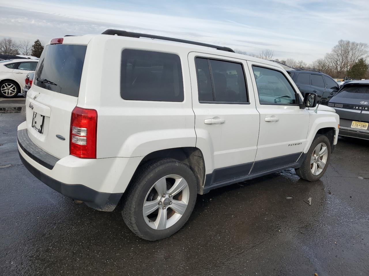 Photo 2 VIN: 1C4NJRFB5ED502082 - JEEP LIBERTY (PATRIOT) 