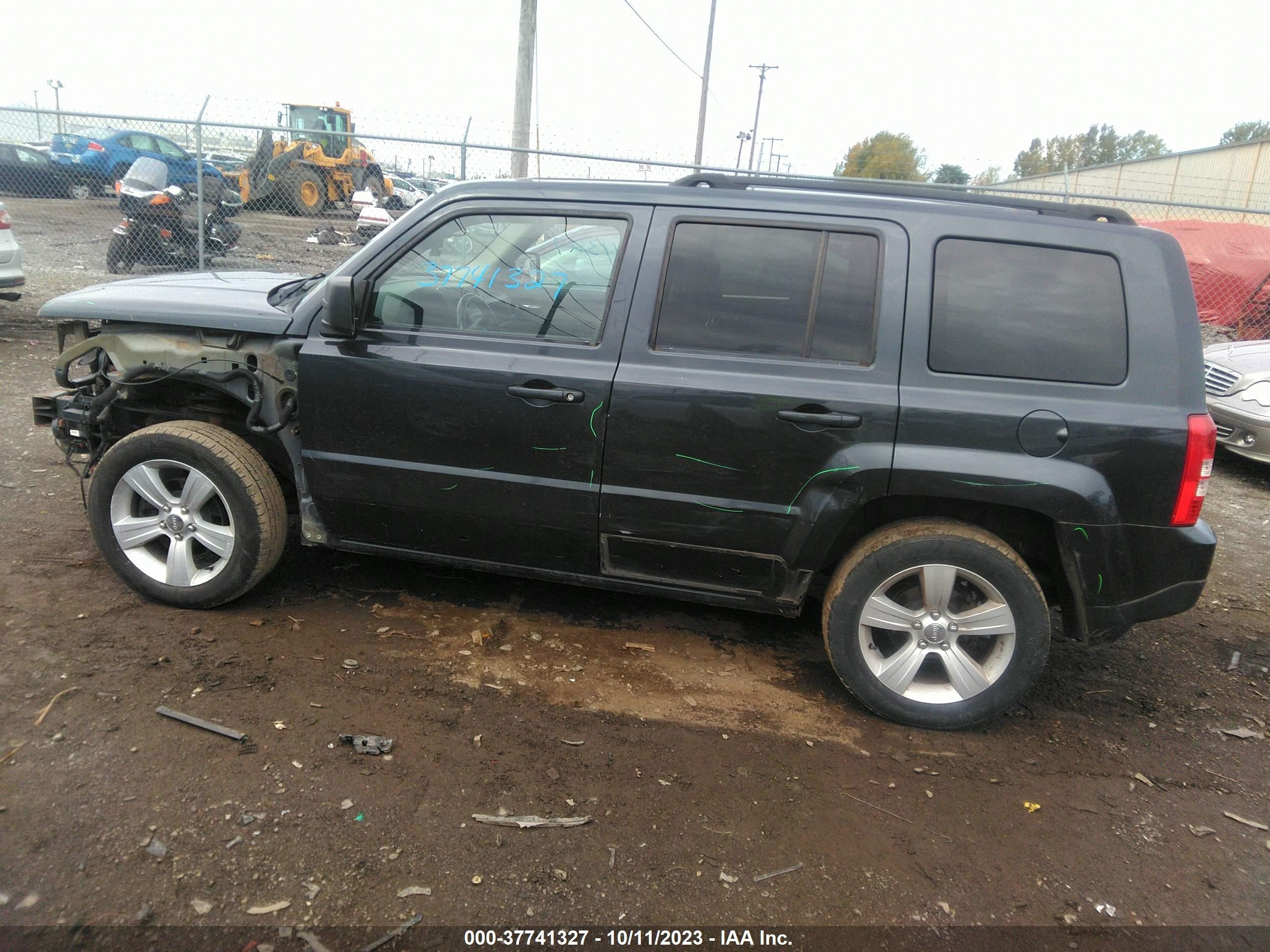 Photo 13 VIN: 1C4NJRFB5ED810336 - JEEP PATRIOT 