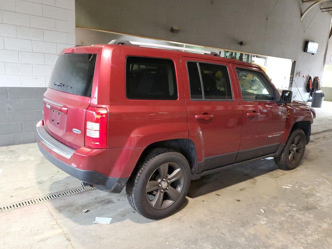 Photo 2 VIN: 1C4NJRFB6HD170464 - JEEP LIBERTY (PATRIOT) 