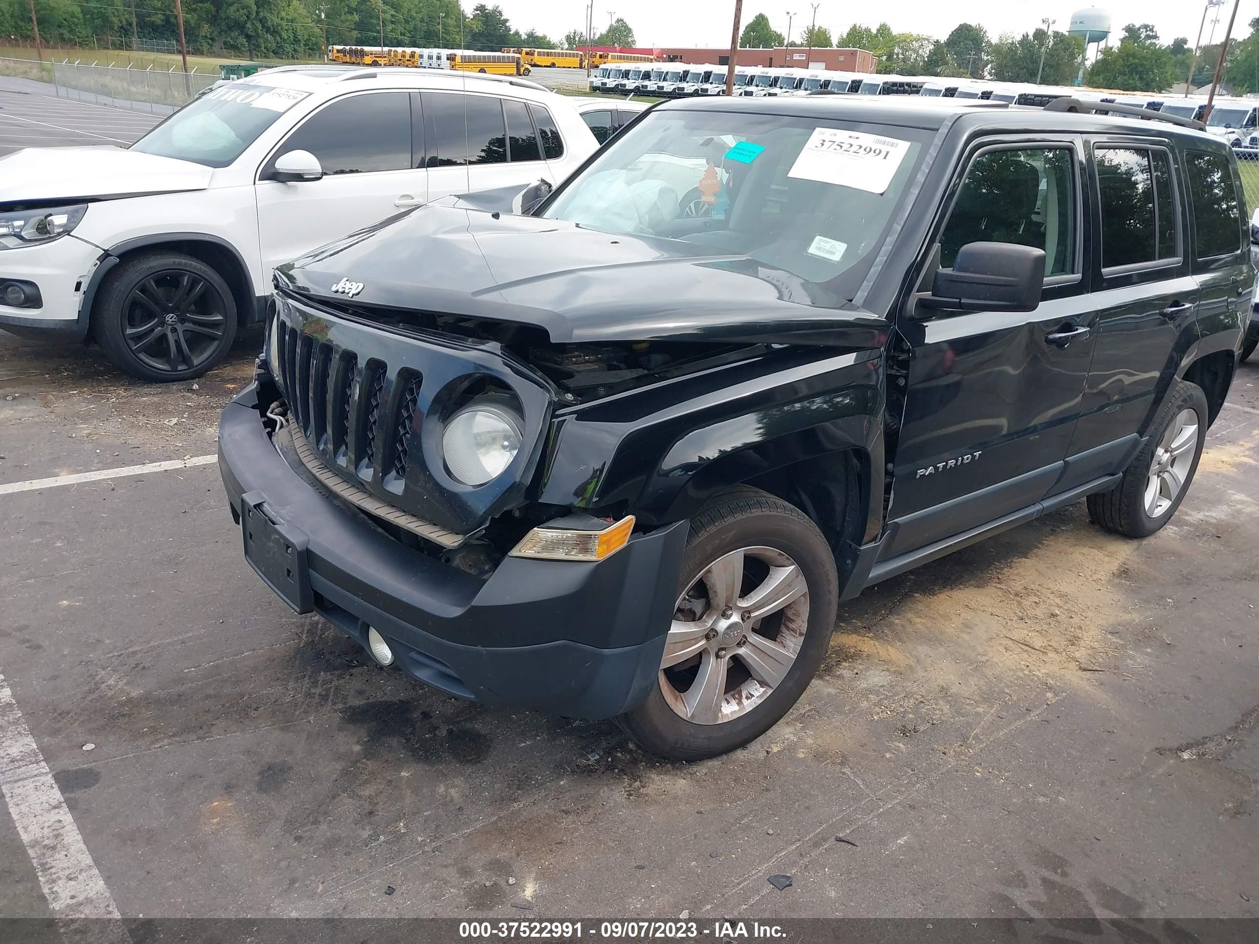 Photo 1 VIN: 1C4NJRFB8CD552102 - JEEP LIBERTY (PATRIOT) 