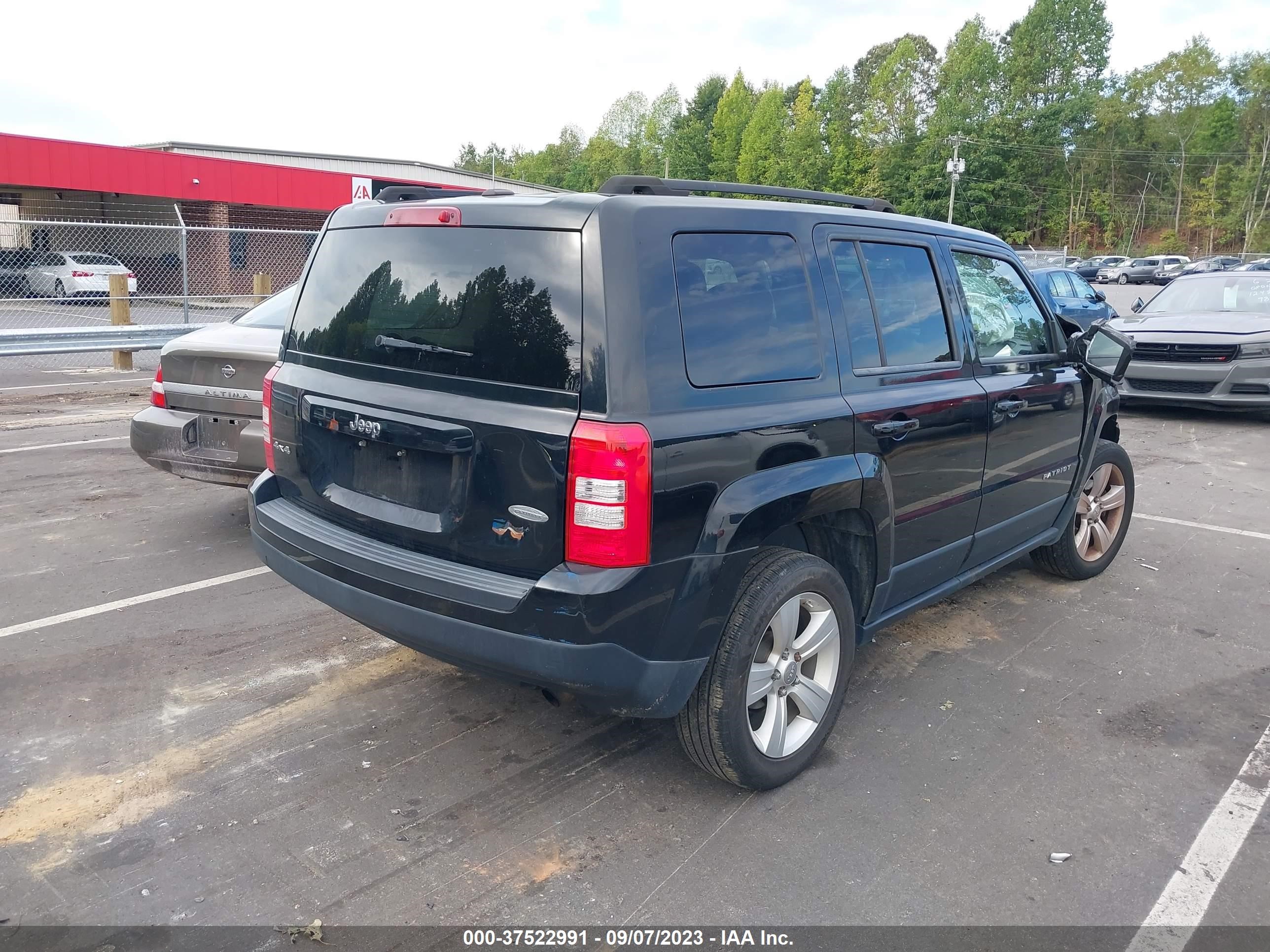 Photo 3 VIN: 1C4NJRFB8CD552102 - JEEP LIBERTY (PATRIOT) 