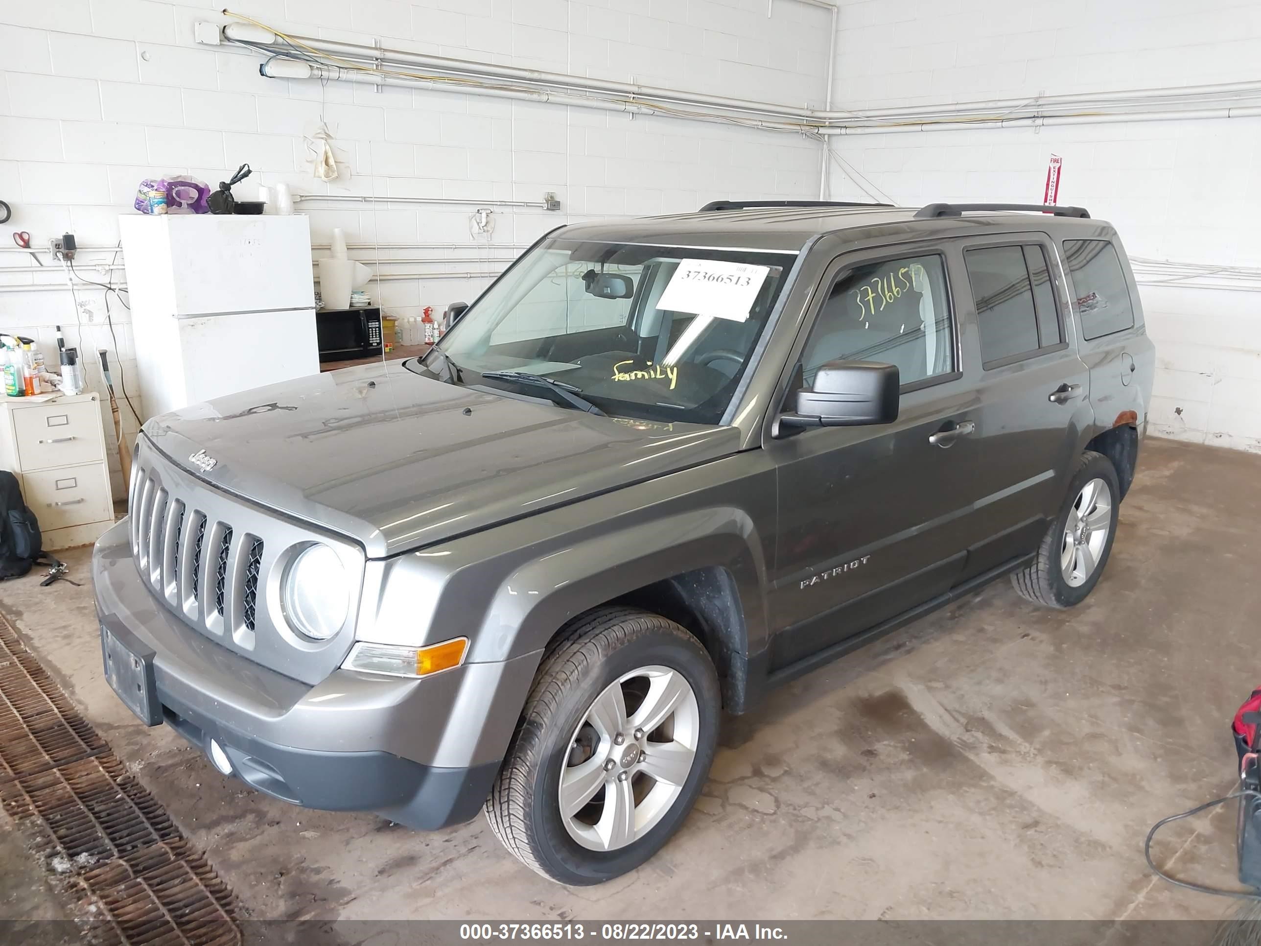 Photo 1 VIN: 1C4NJRFB8CD651440 - JEEP LIBERTY (PATRIOT) 