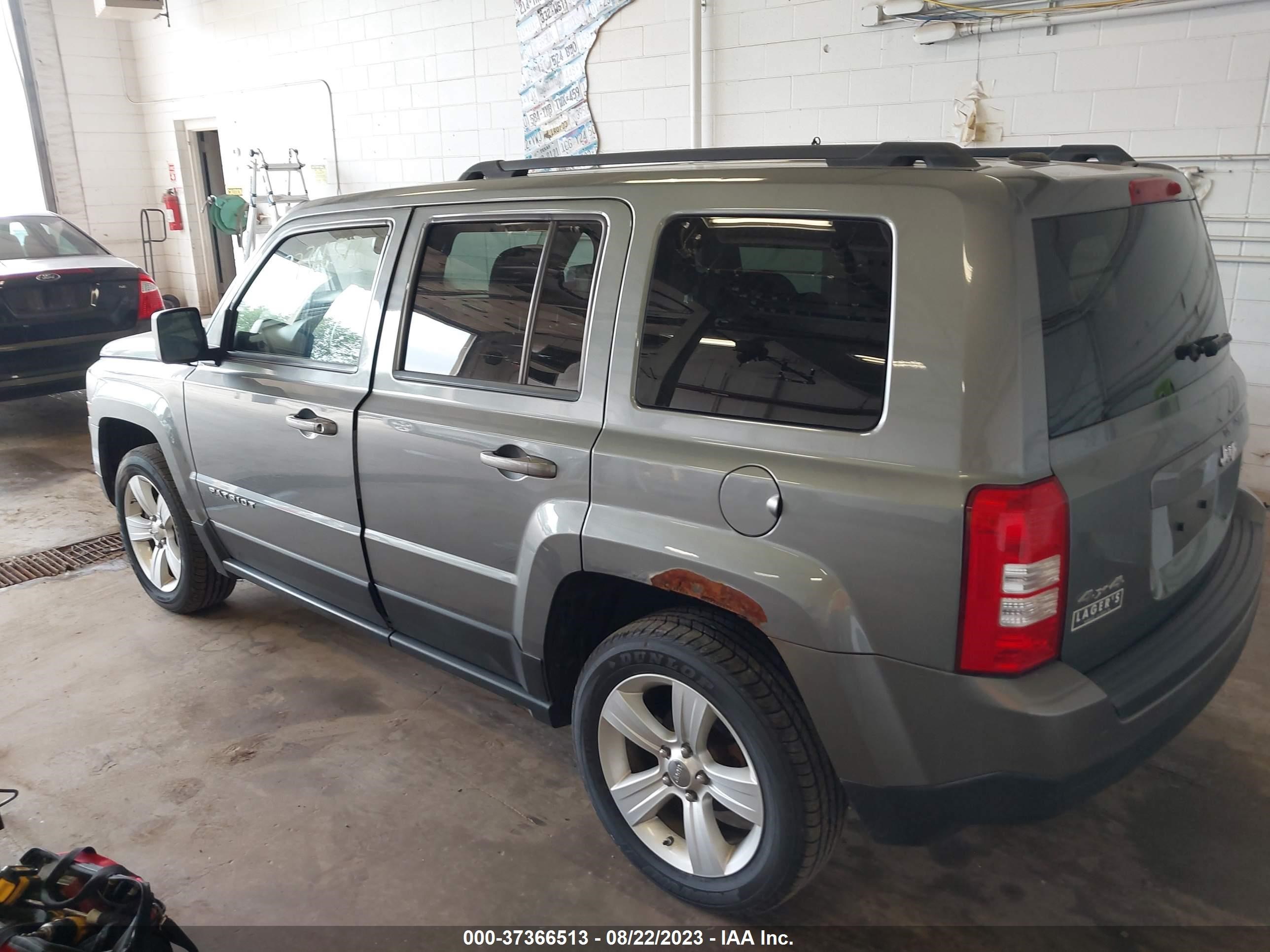 Photo 2 VIN: 1C4NJRFB8CD651440 - JEEP LIBERTY (PATRIOT) 