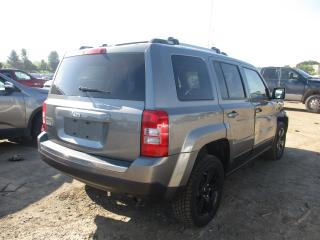 Photo 3 VIN: 1C4NJRFB8CD689203 - JEEP PATRIOT 