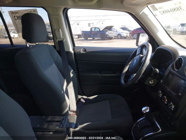 Photo 4 VIN: 1C4NJRFB8ED851916 - JEEP PATRIOT 