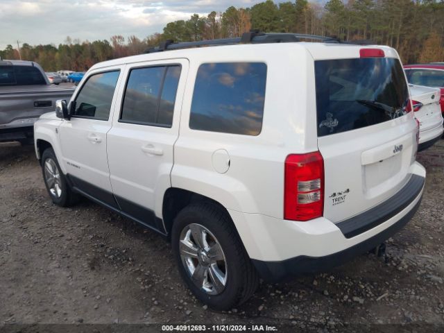 Photo 2 VIN: 1C4NJRFB8FD117813 - JEEP PATRIOT 