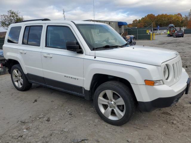 Photo 3 VIN: 1C4NJRFB8FD339963 - JEEP PATRIOT 