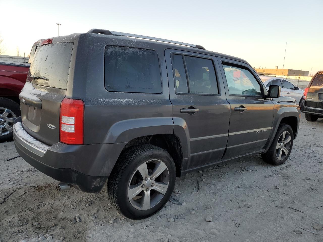 Photo 2 VIN: 1C4NJRFB8GD627483 - JEEP LIBERTY (PATRIOT) 