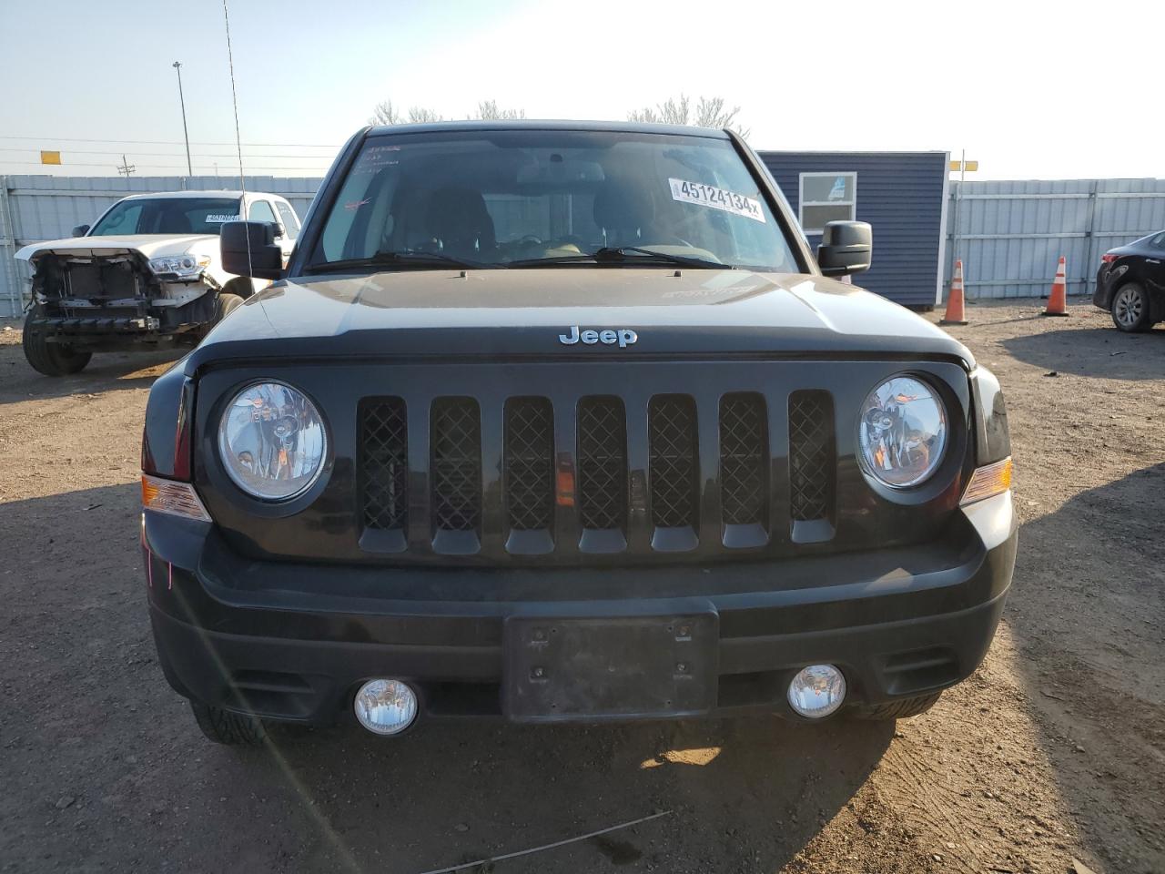 Photo 4 VIN: 1C4NJRFB9DD263764 - JEEP LIBERTY (PATRIOT) 