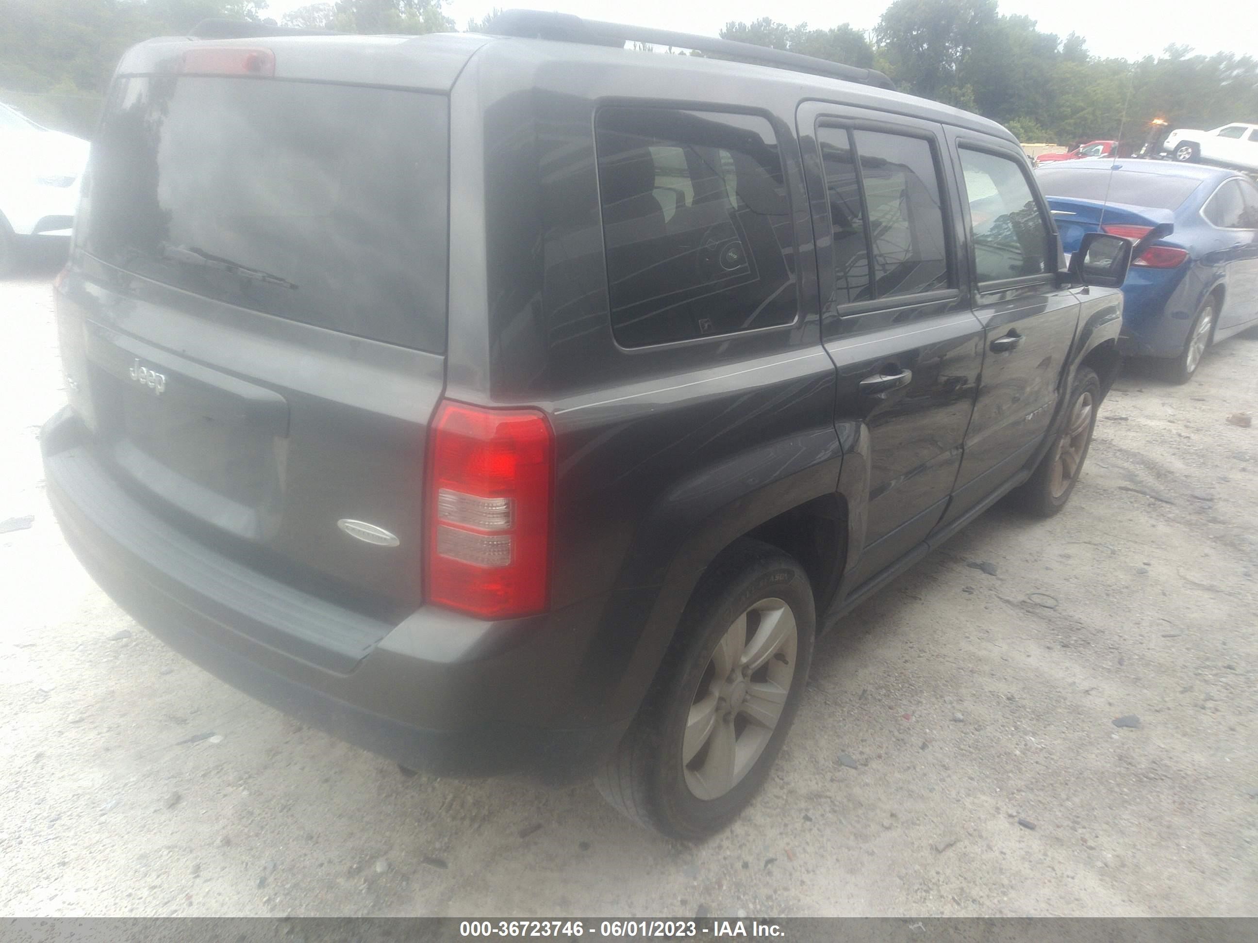 Photo 3 VIN: 1C4NJRFBXFD292855 - JEEP PATRIOT 