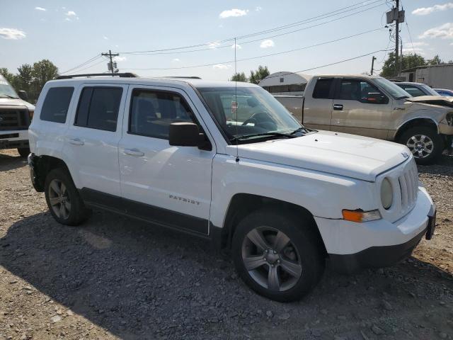 Photo 3 VIN: 1C4NJRFBXFD370468 - JEEP PATRIOT LA 