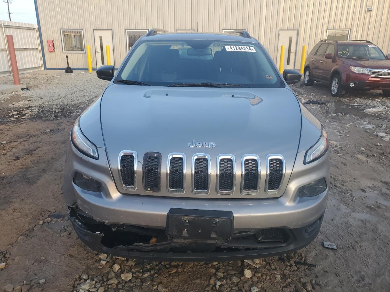 Photo 4 VIN: 1C4PJLAB2GW107250 - JEEP GRAND CHEROKEE 