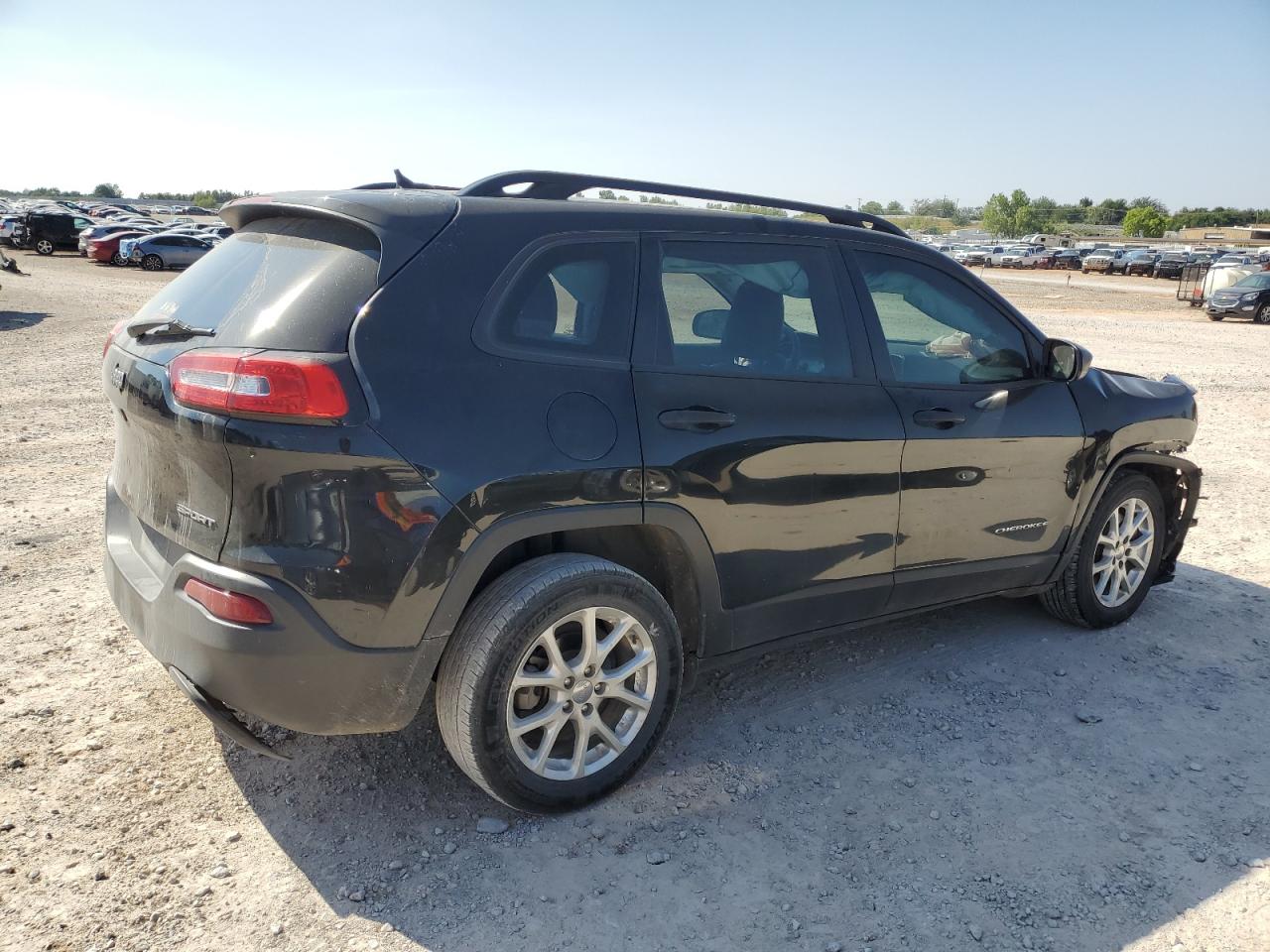 Photo 18 VIN: 1C4PJLAB3FW761043 - JEEP CHEROKEE S 