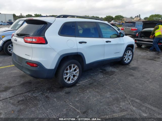 Photo 3 VIN: 1C4PJLAB3GW258601 - JEEP CHEROKEE 