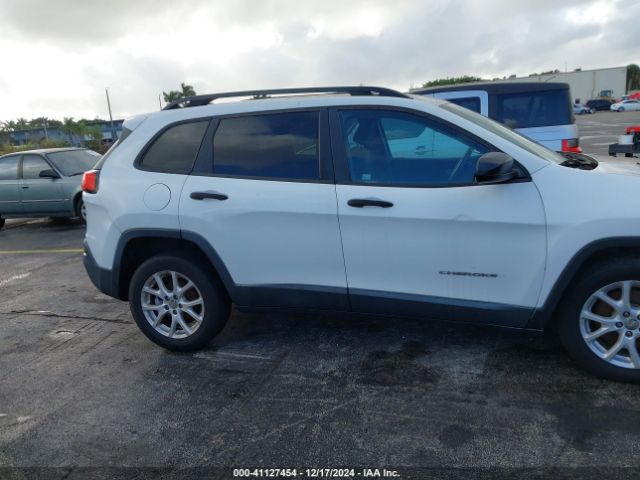 Photo 5 VIN: 1C4PJLAB3GW258601 - JEEP CHEROKEE 