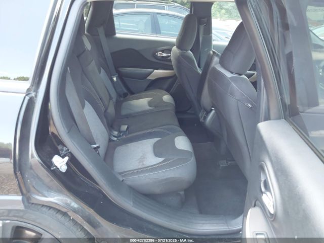 Photo 7 VIN: 1C4PJLAB3HW617818 - JEEP CHEROKEE 