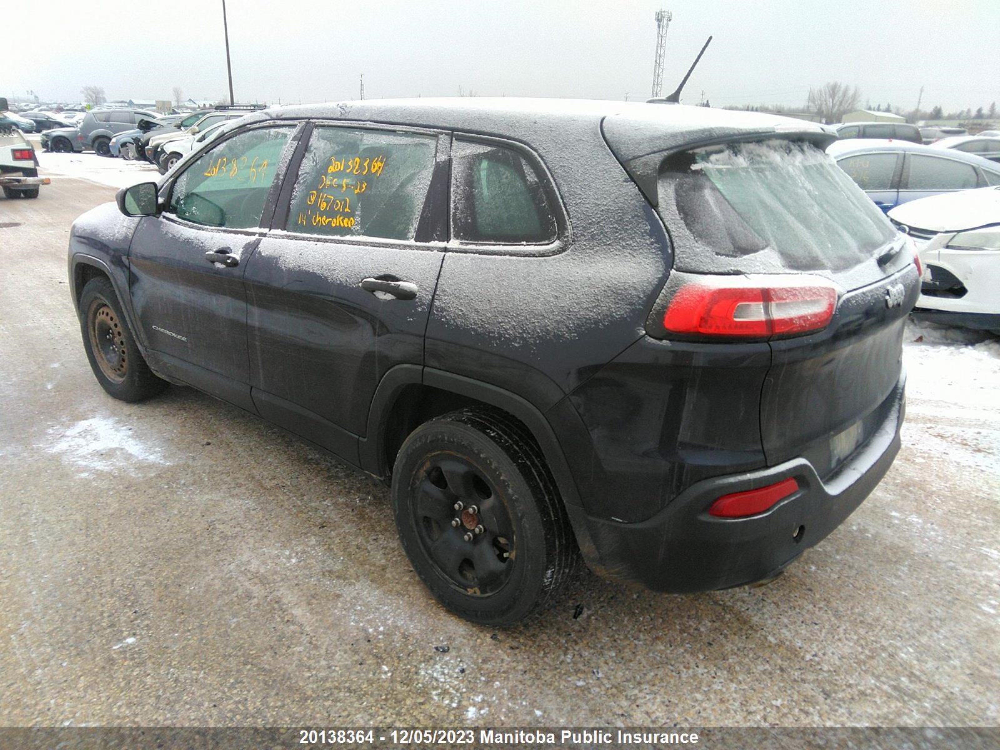 Photo 2 VIN: 1C4PJLAB4EW167012 - JEEP CHEROKEE 