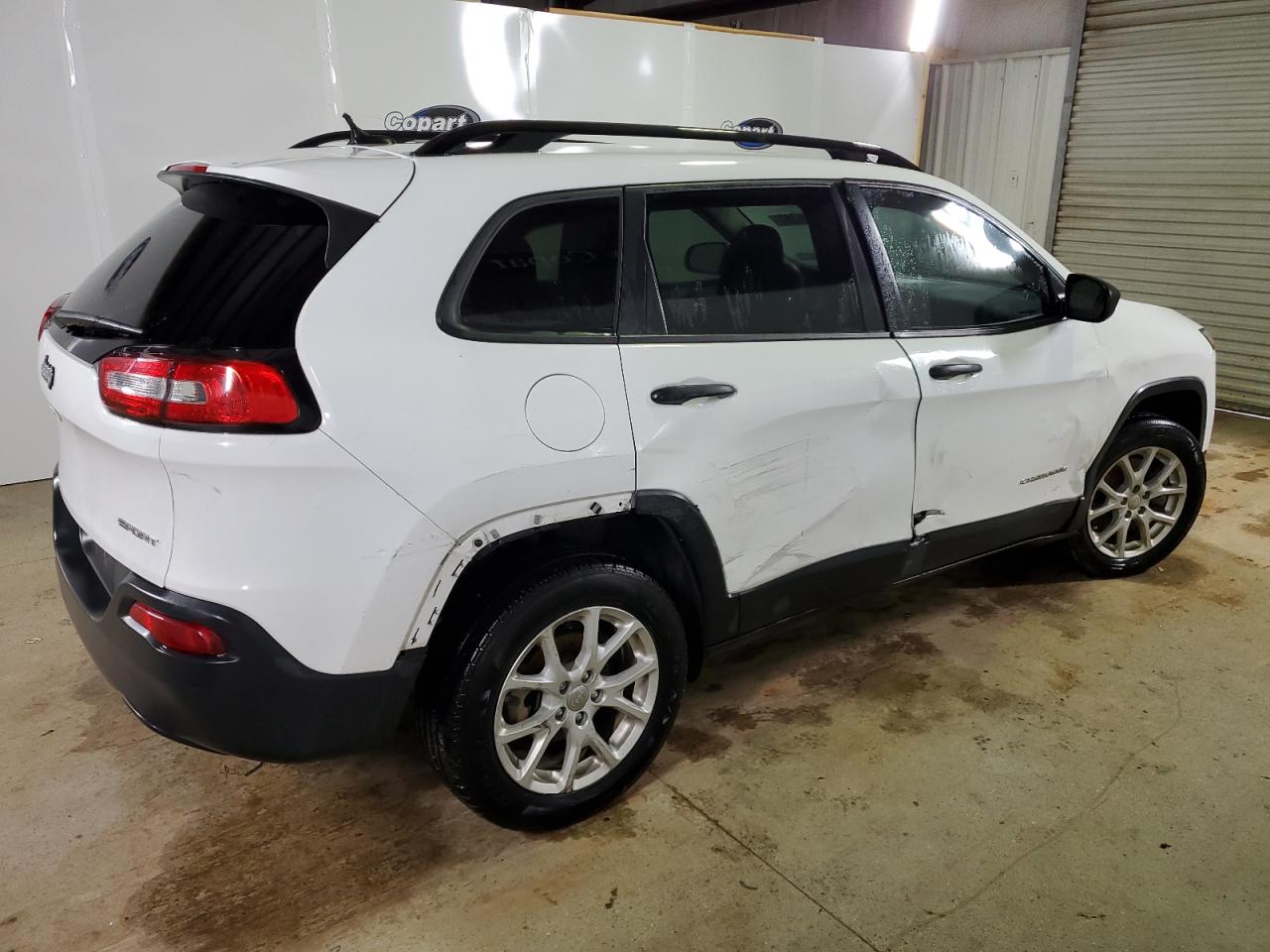 Photo 2 VIN: 1C4PJLAB4HW572761 - JEEP GRAND CHEROKEE 