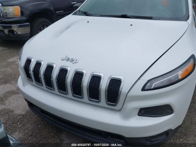 Photo 9 VIN: 1C4PJLAB5GW324498 - JEEP CHEROKEE 