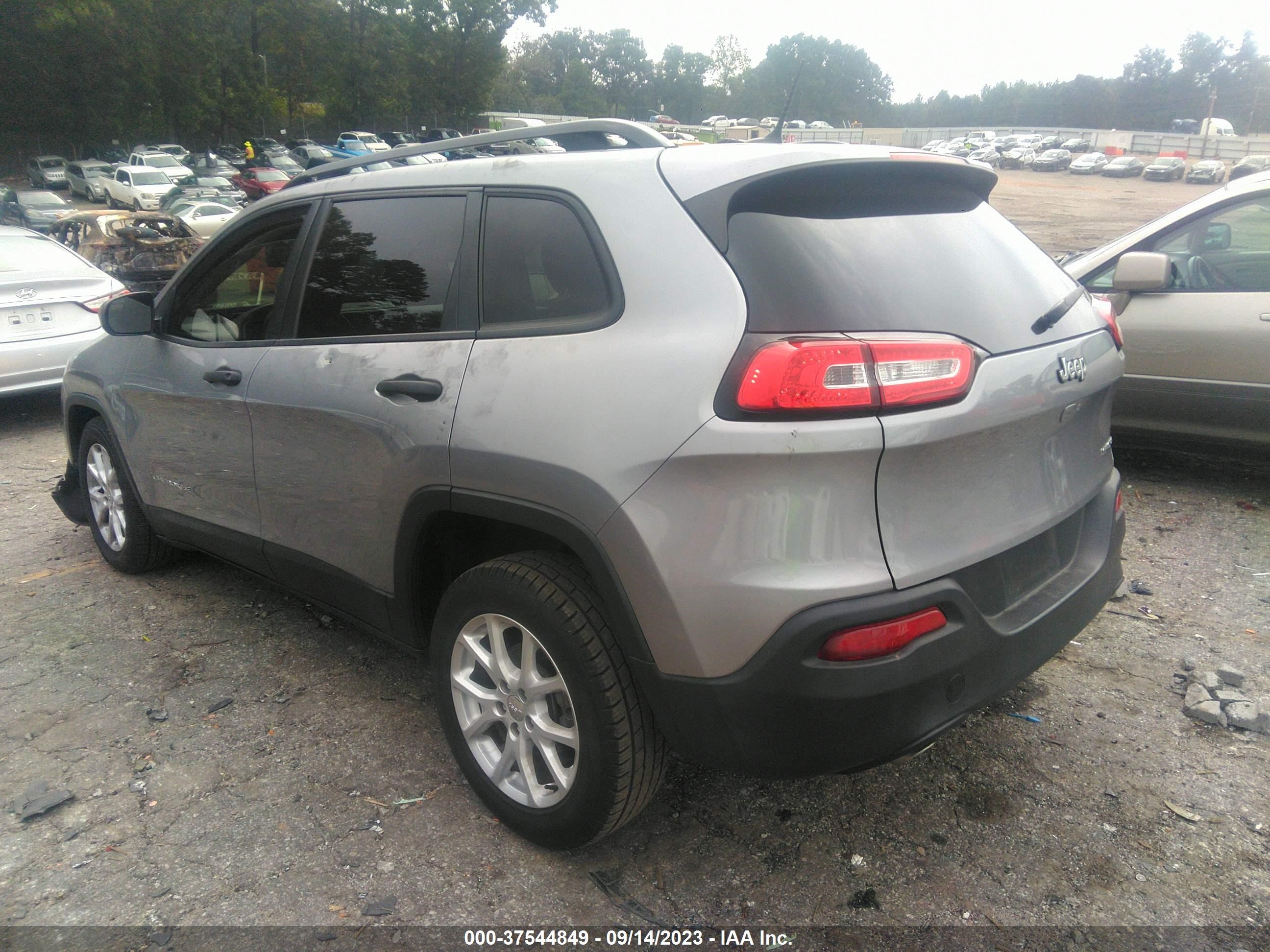 Photo 2 VIN: 1C4PJLAB5GW324517 - JEEP CHEROKEE 