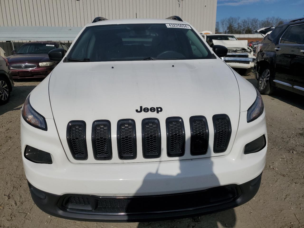 Photo 4 VIN: 1C4PJLAB5HW561509 - JEEP GRAND CHEROKEE 