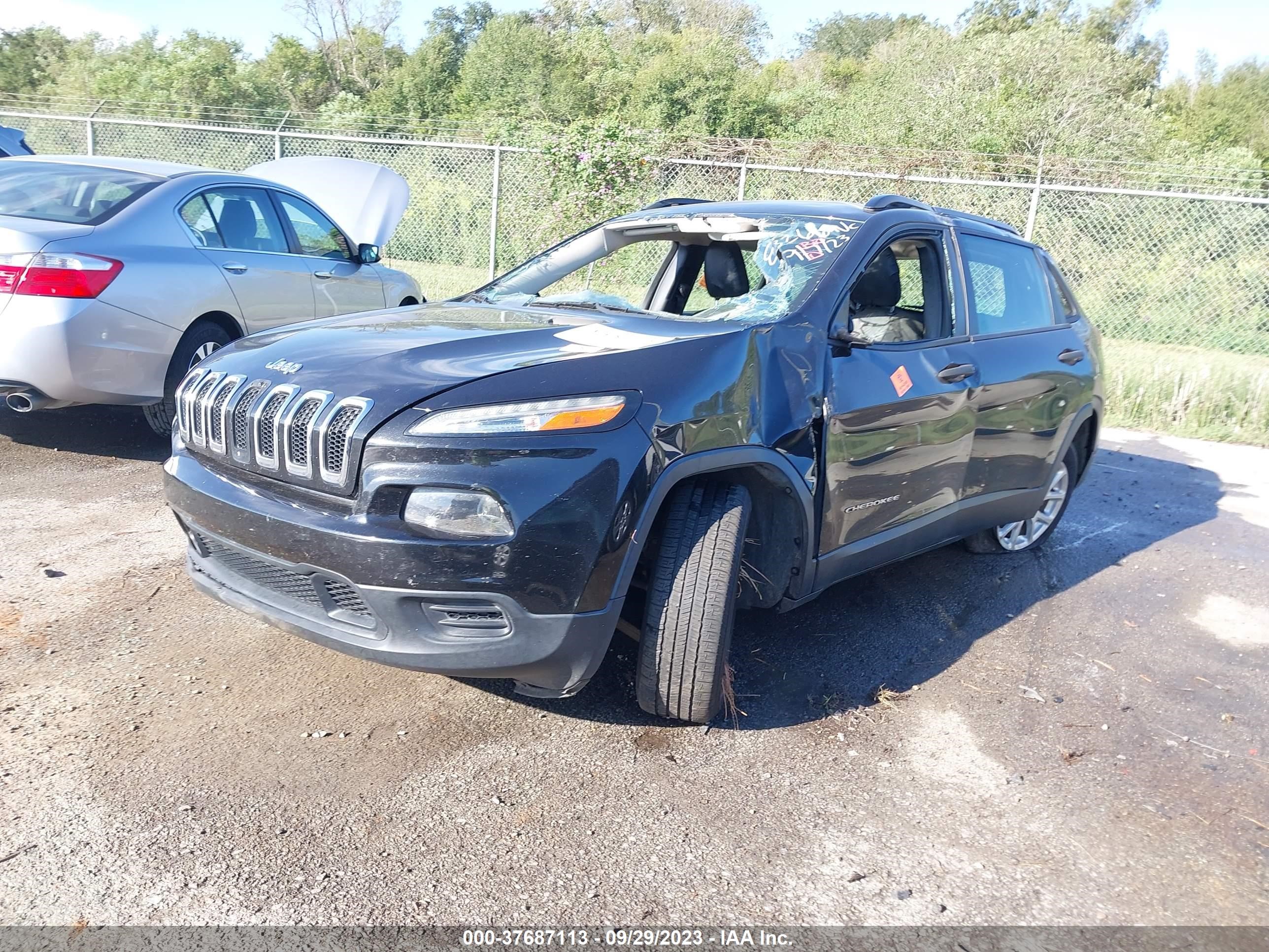 Photo 1 VIN: 1C4PJLAB8GW159143 - JEEP CHEROKEE 