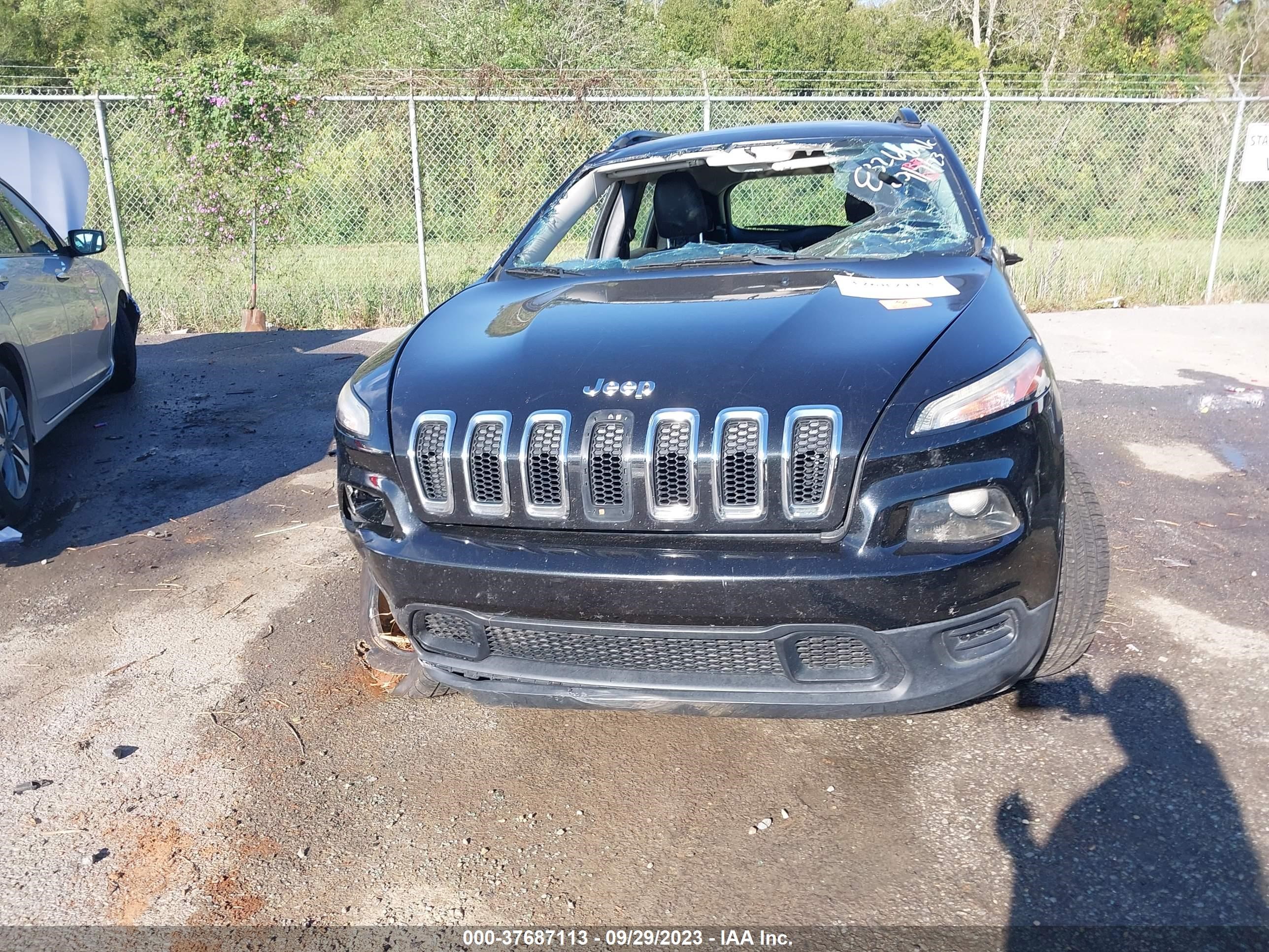 Photo 10 VIN: 1C4PJLAB8GW159143 - JEEP CHEROKEE 