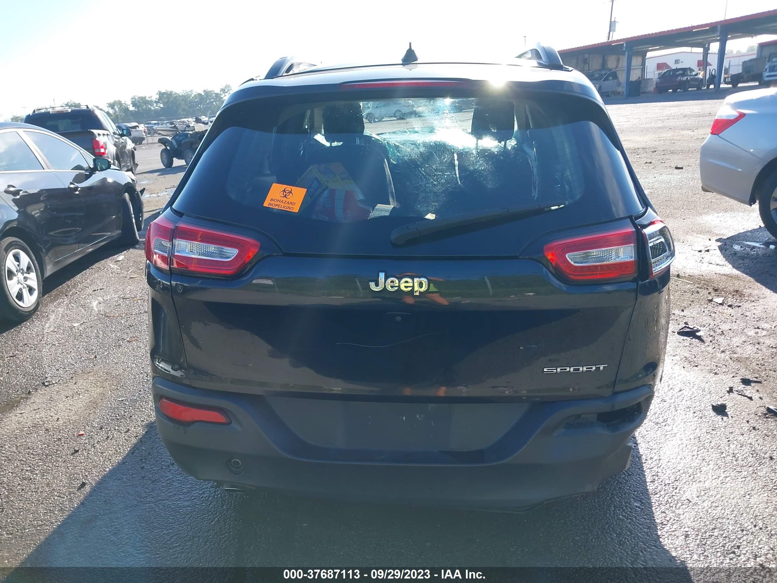 Photo 7 VIN: 1C4PJLAB8GW159143 - JEEP CHEROKEE 