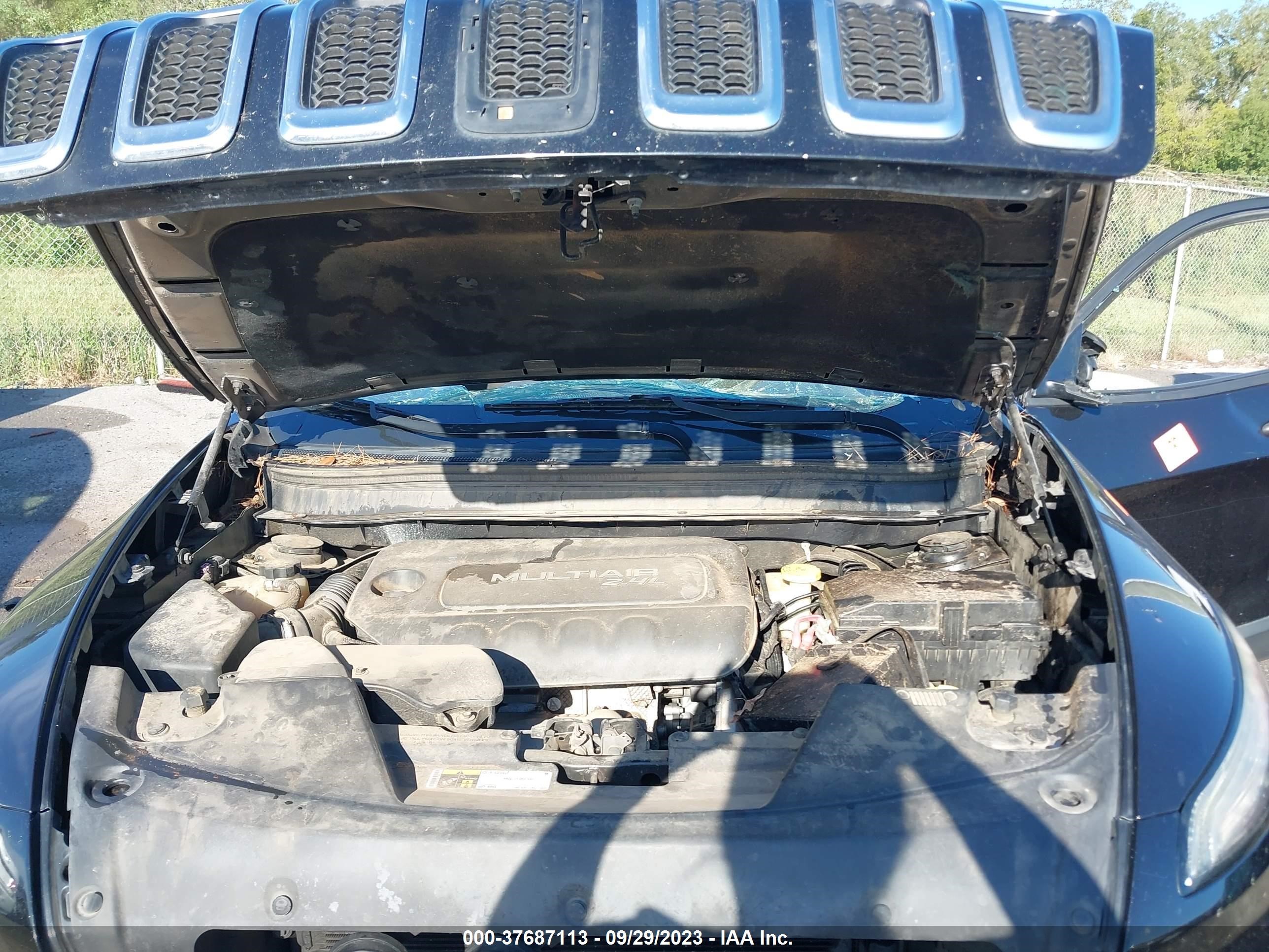 Photo 9 VIN: 1C4PJLAB8GW159143 - JEEP CHEROKEE 