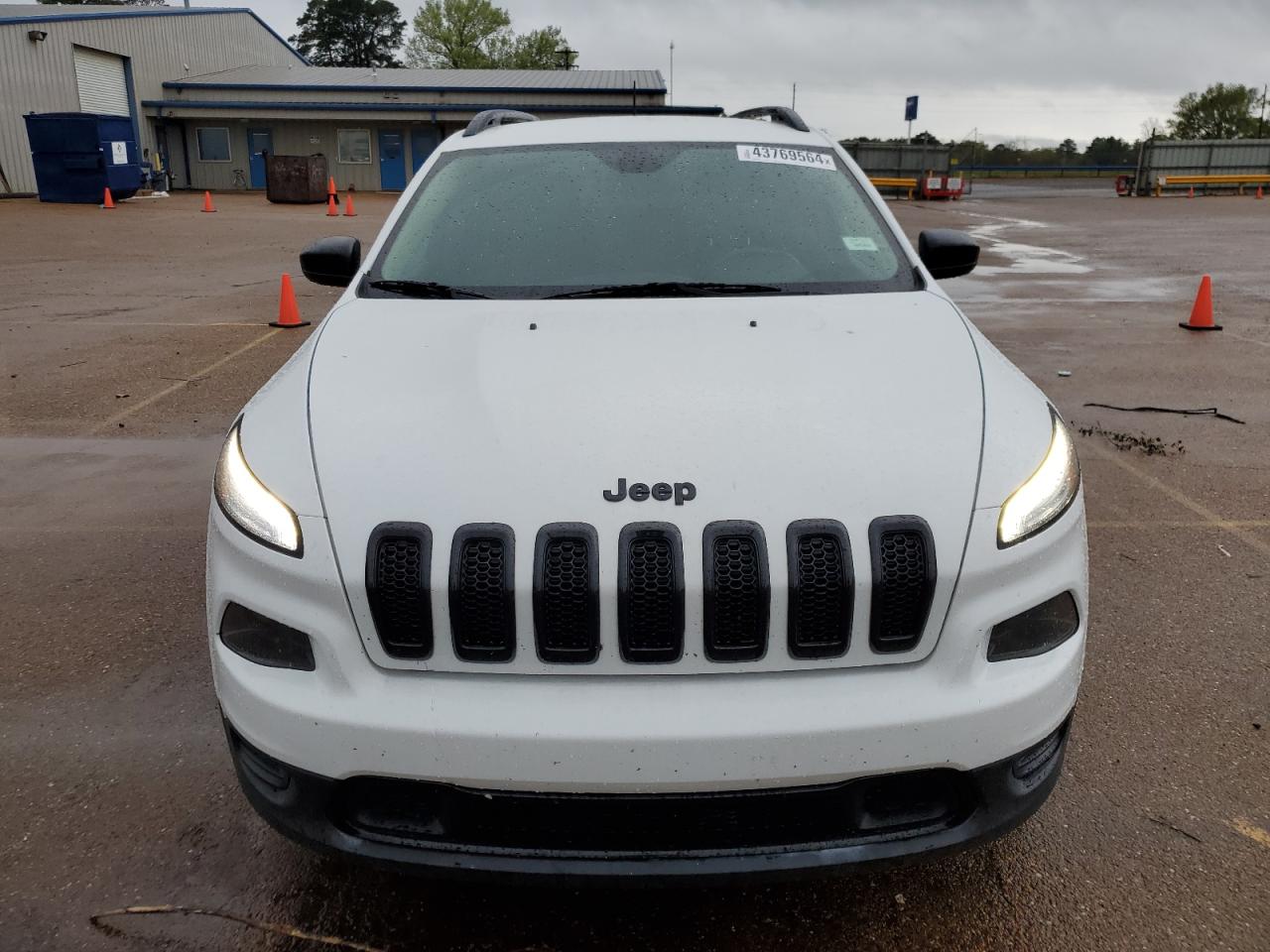 Photo 4 VIN: 1C4PJLAB8HW586582 - JEEP GRAND CHEROKEE 