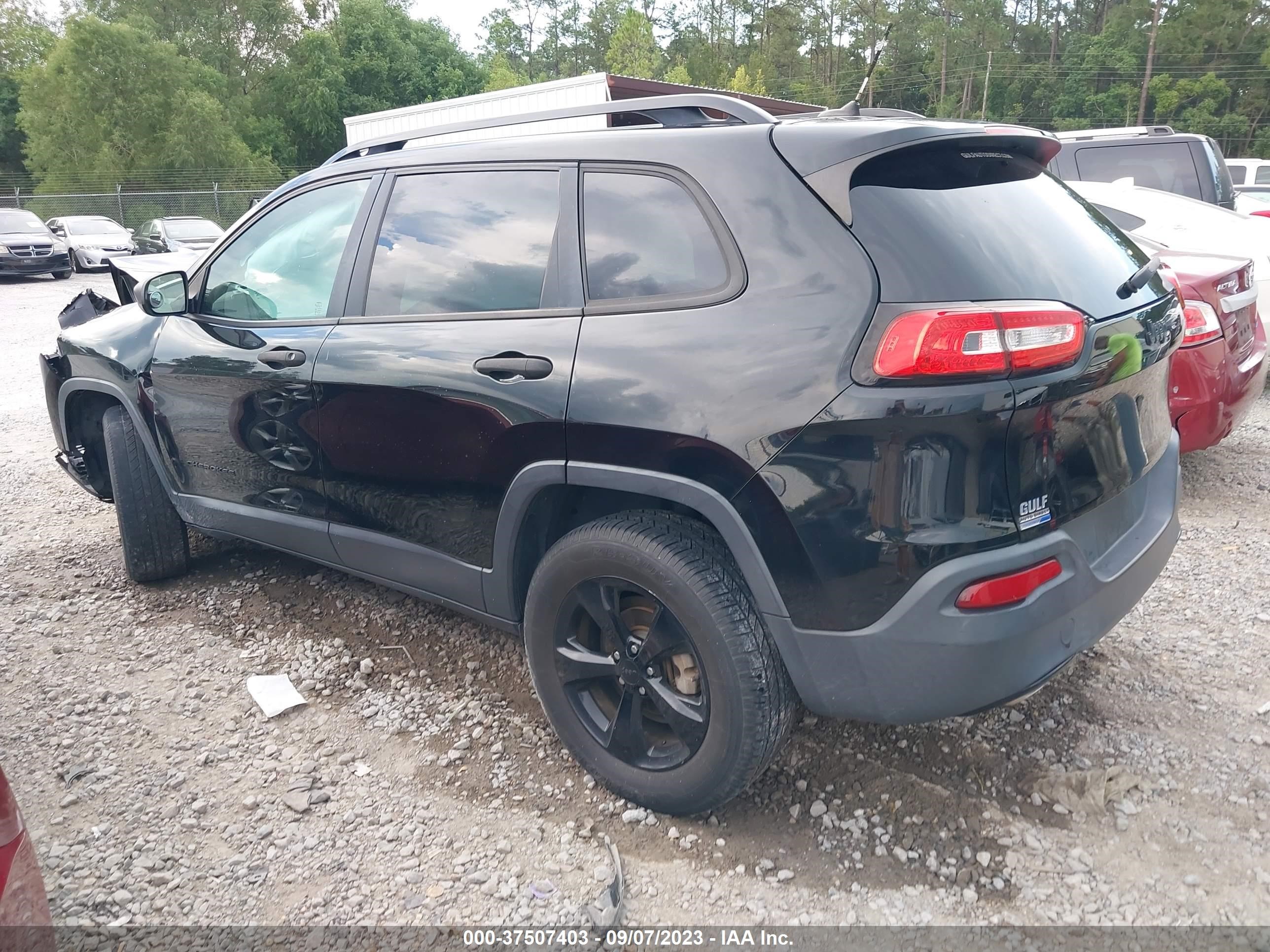 Photo 2 VIN: 1C4PJLAB8HW603140 - JEEP CHEROKEE 