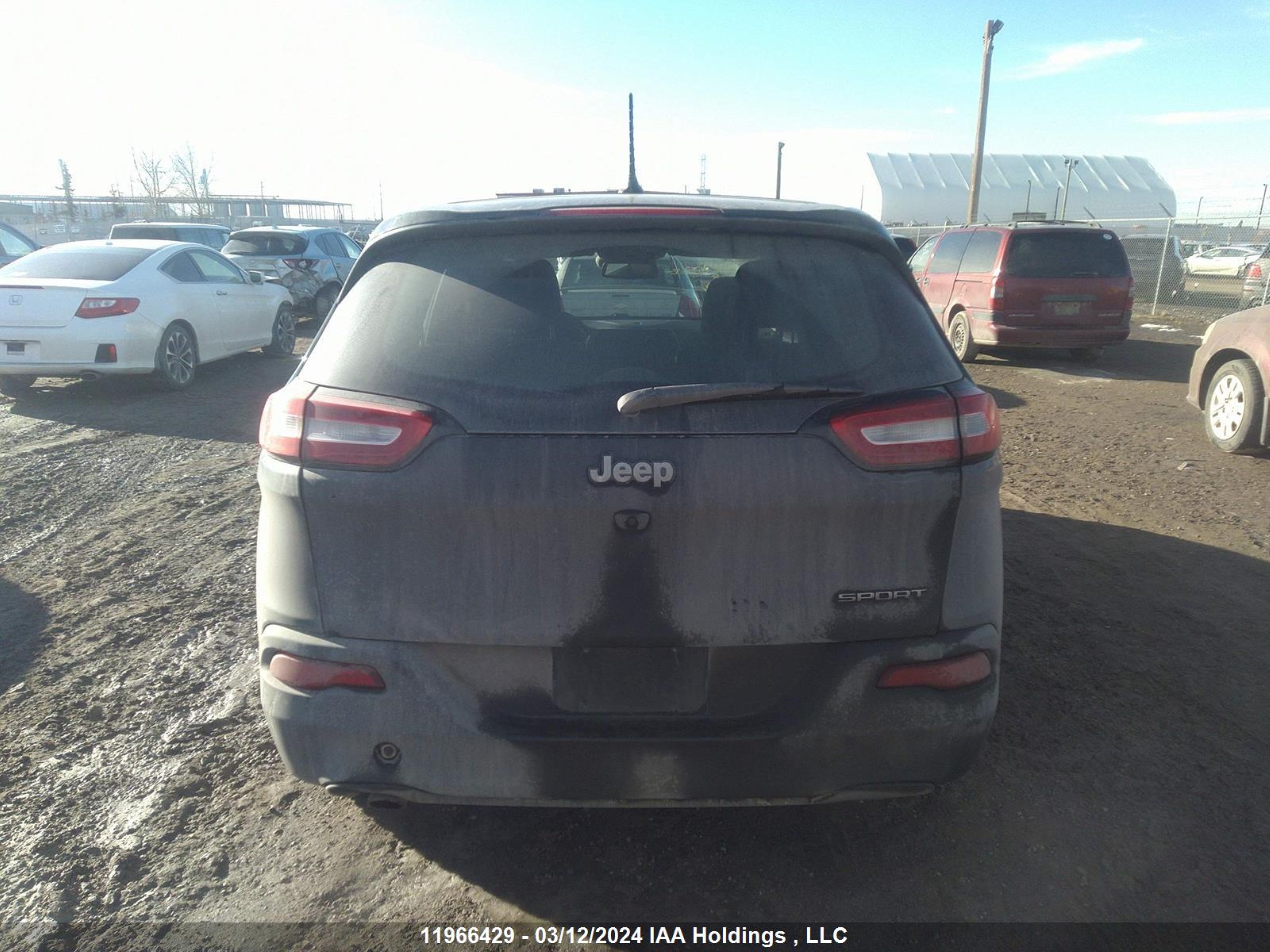 Photo 15 VIN: 1C4PJLABXFW612418 - JEEP CHEROKEE 