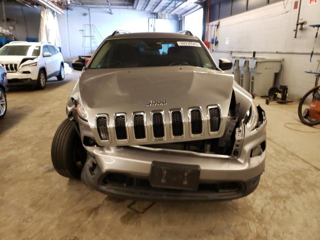 Photo 4 VIN: 1C4PJLABXHW591623 - JEEP CHEROKEE S 