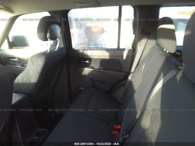 Photo 7 VIN: 1C4PJLAK0CW148700 - JEEP LIBERTY 