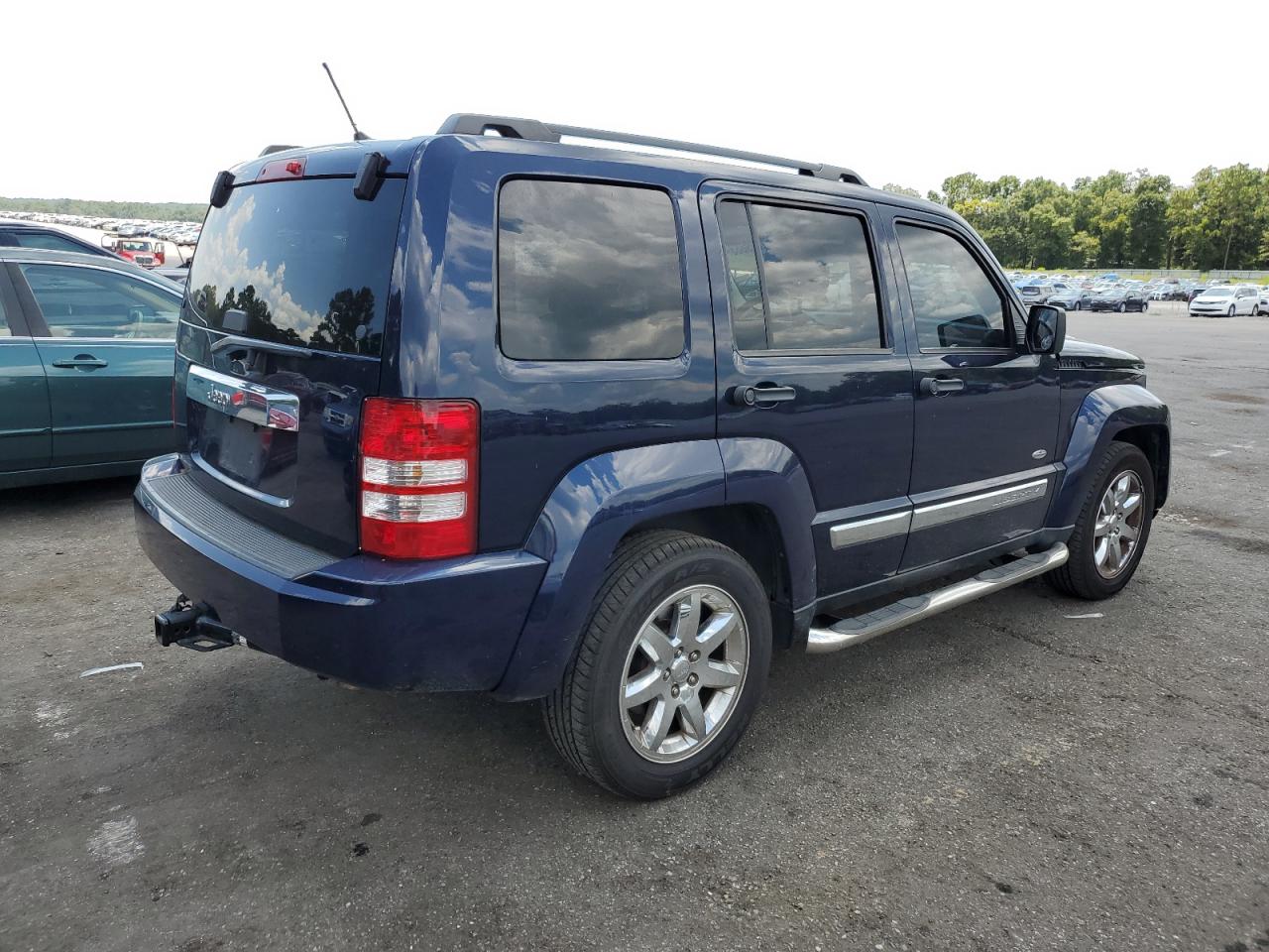 Photo 2 VIN: 1C4PJLAK0CW201489 - JEEP LIBERTY (NORTH AMERICA) 