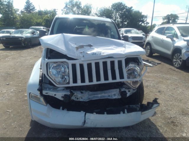 Photo 5 VIN: 1C4PJLAK0CW201802 - JEEP LIBERTY 