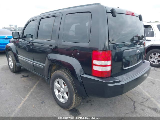 Photo 2 VIN: 1C4PJLAK1CW174822 - JEEP LIBERTY 