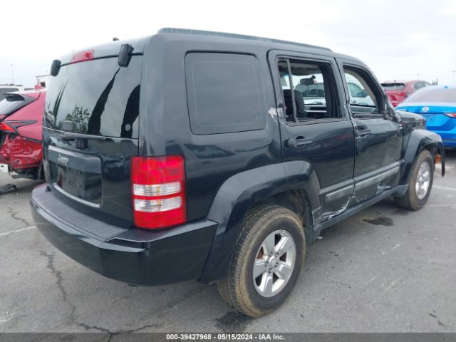 Photo 3 VIN: 1C4PJLAK1CW174822 - JEEP LIBERTY 