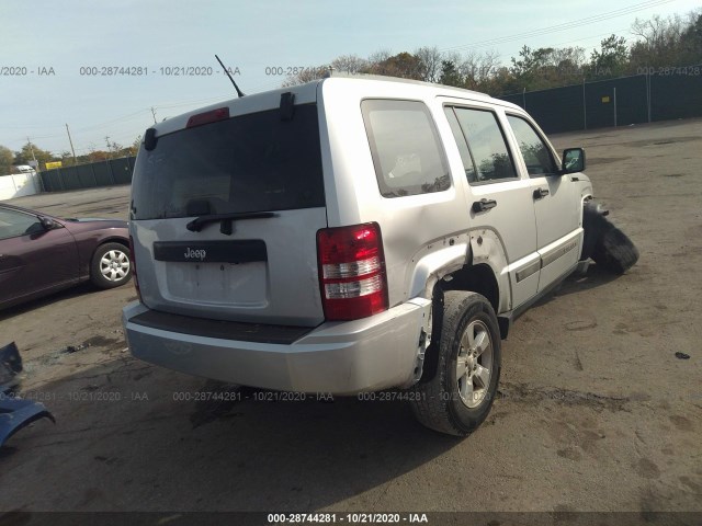 Photo 3 VIN: 1C4PJLAK2CW115701 - JEEP LIBERTY 