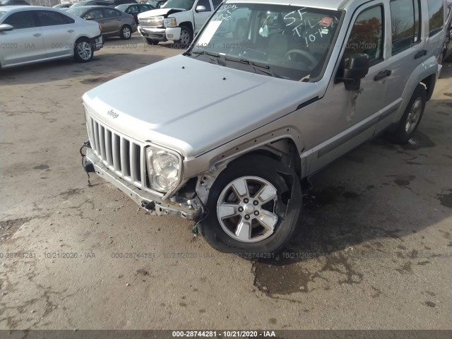 Photo 5 VIN: 1C4PJLAK2CW115701 - JEEP LIBERTY 