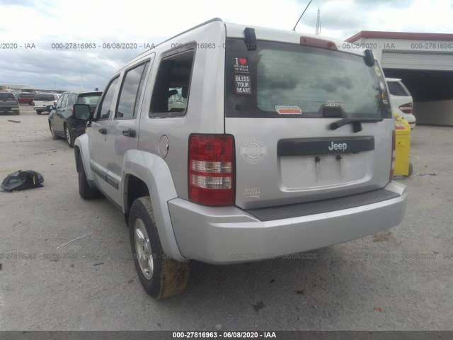 Photo 2 VIN: 1C4PJLAK2CW126617 - JEEP LIBERTY 