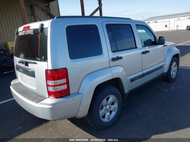 Photo 3 VIN: 1C4PJLAK2CW168785 - JEEP LIBERTY 