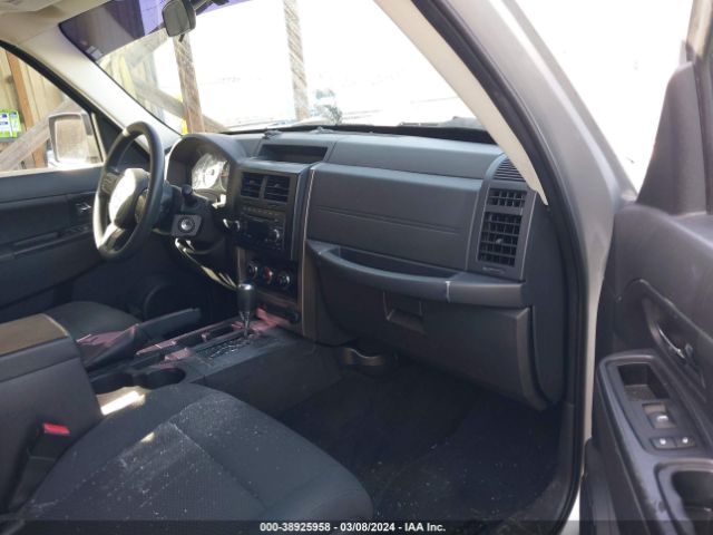 Photo 4 VIN: 1C4PJLAK2CW168785 - JEEP LIBERTY 