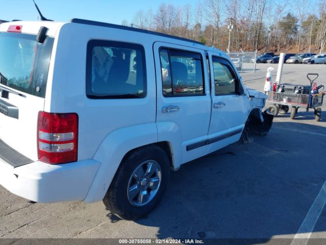 Photo 3 VIN: 1C4PJLAK2CW213370 - JEEP LIBERTY 