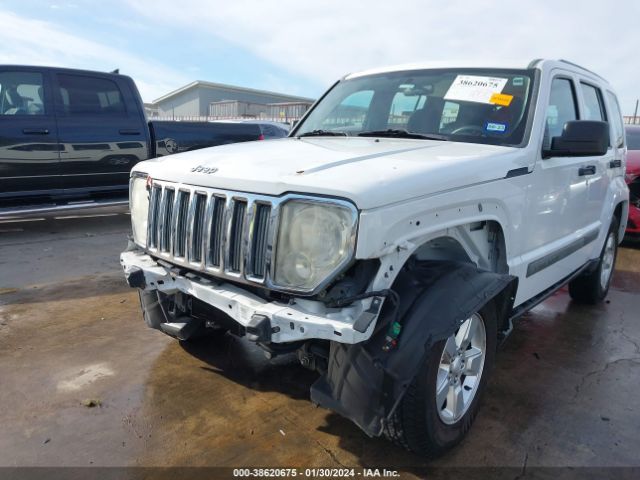 Photo 5 VIN: 1C4PJLAK3CW105632 - JEEP LIBERTY 