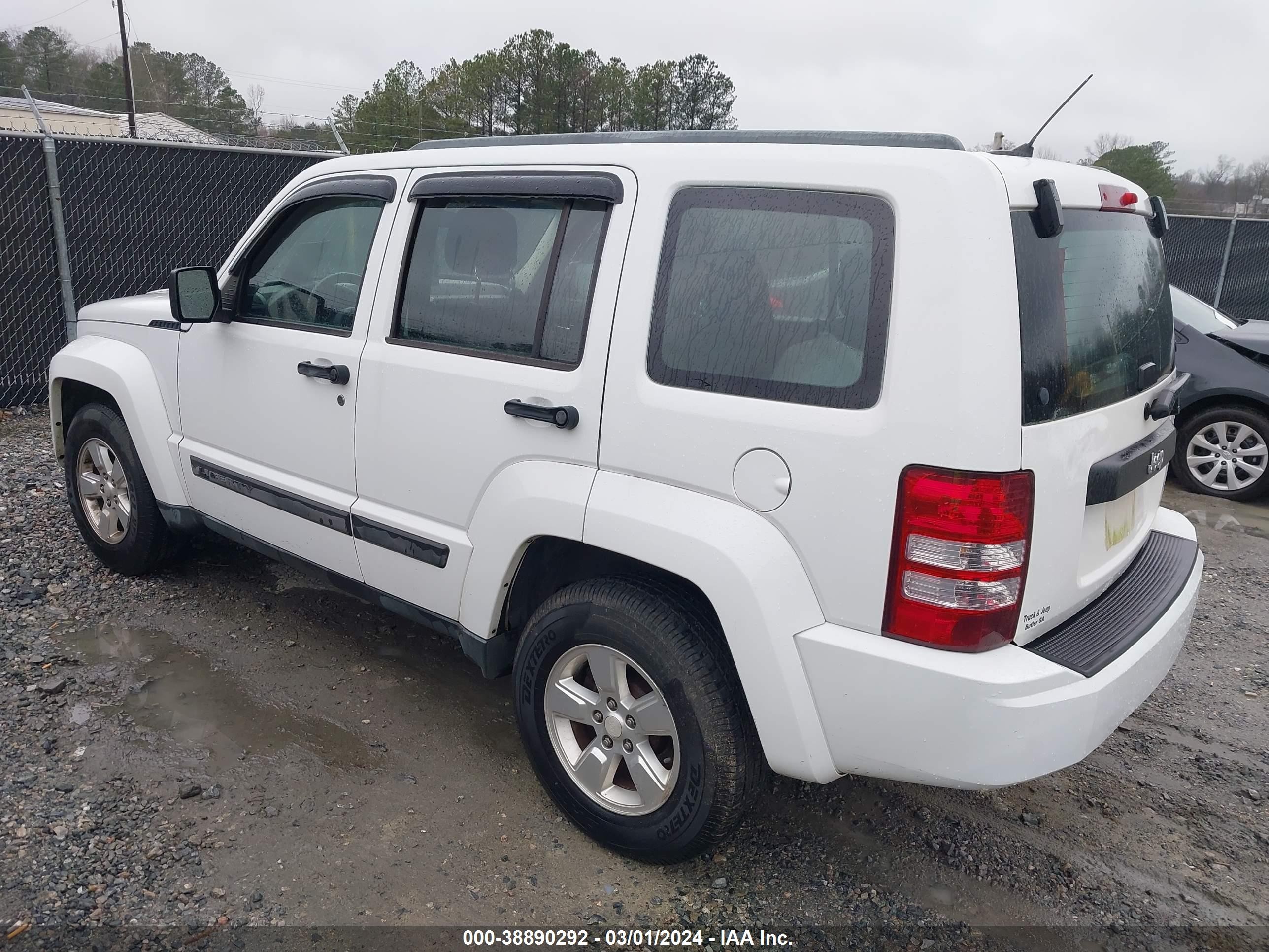 Photo 2 VIN: 1C4PJLAK4CW103842 - JEEP LIBERTY (NORTH AMERICA) 