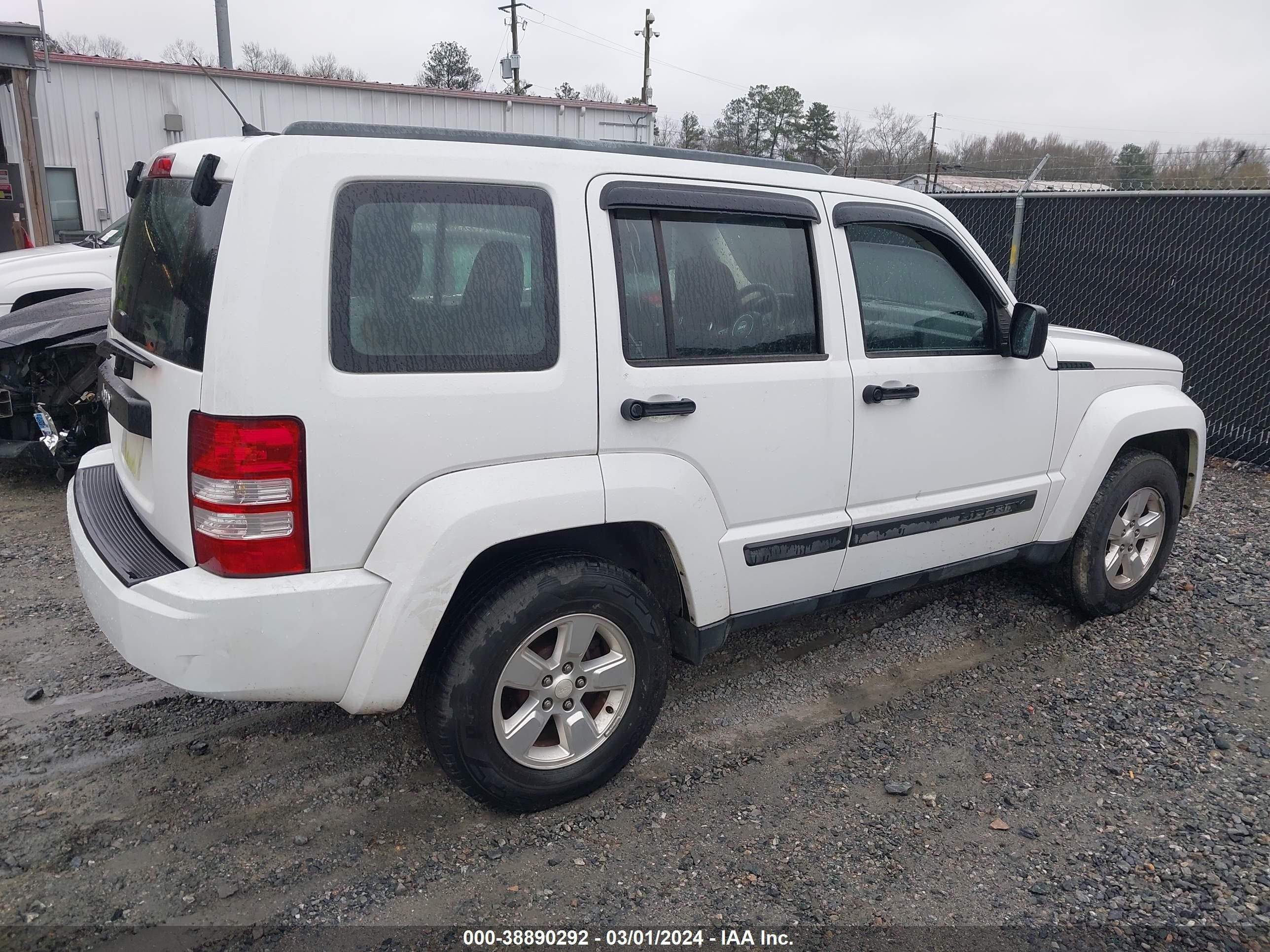 Photo 3 VIN: 1C4PJLAK4CW103842 - JEEP LIBERTY (NORTH AMERICA) 